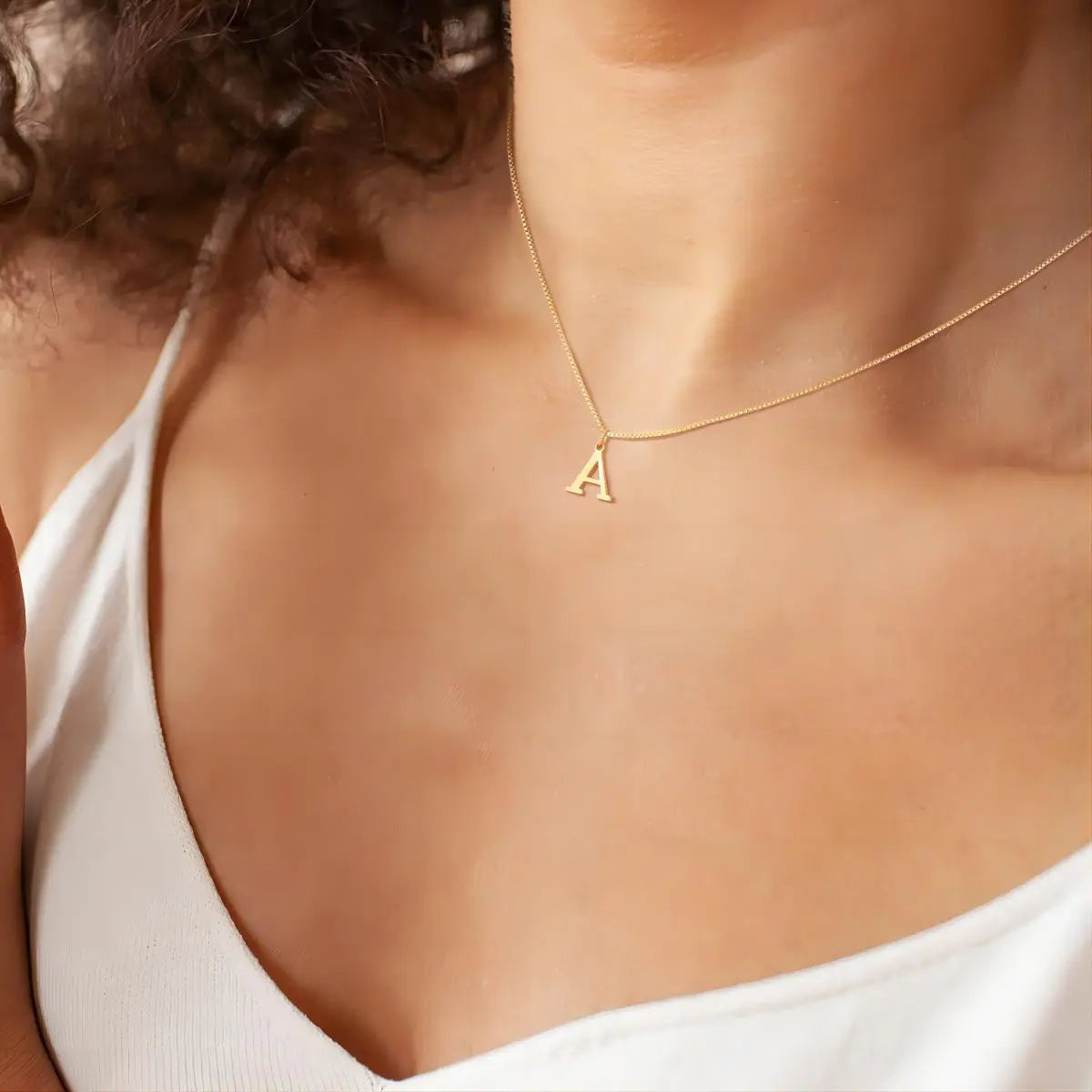 Halsband med Kärleksbrev och Initialer i Guld