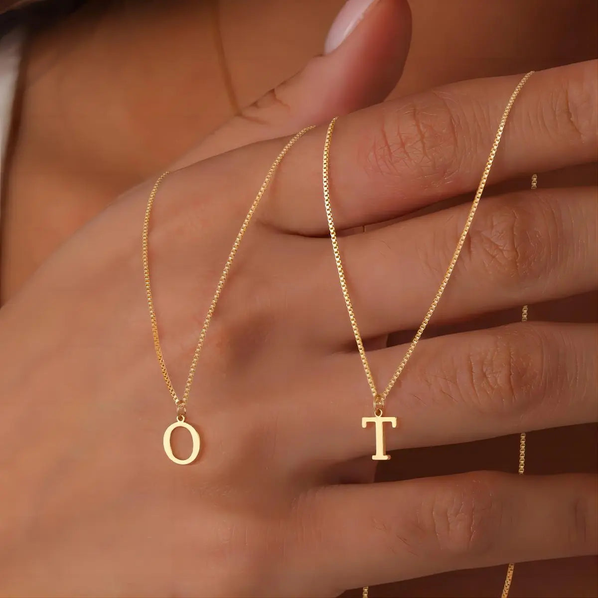 Halsband med Kärleksbrev och Initialer i Guld