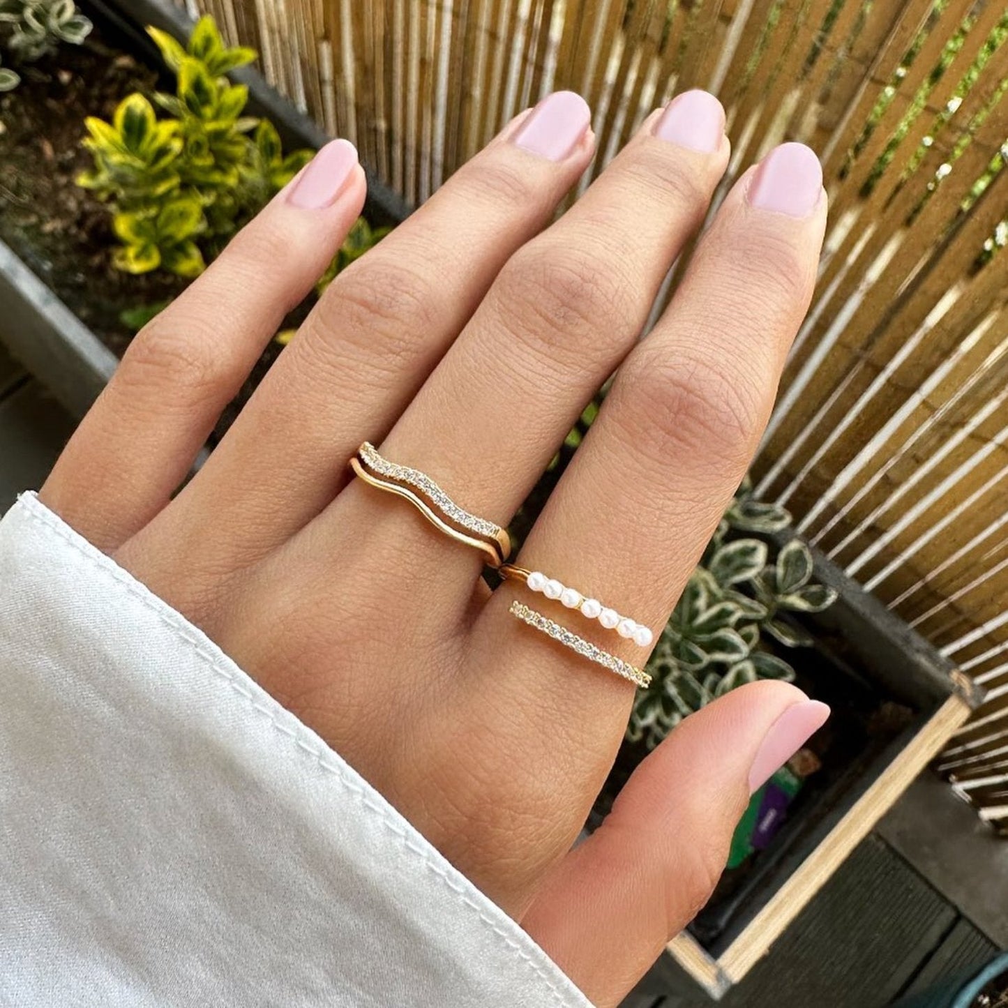 Lager-på-lager Juni-ring med guld och kristall