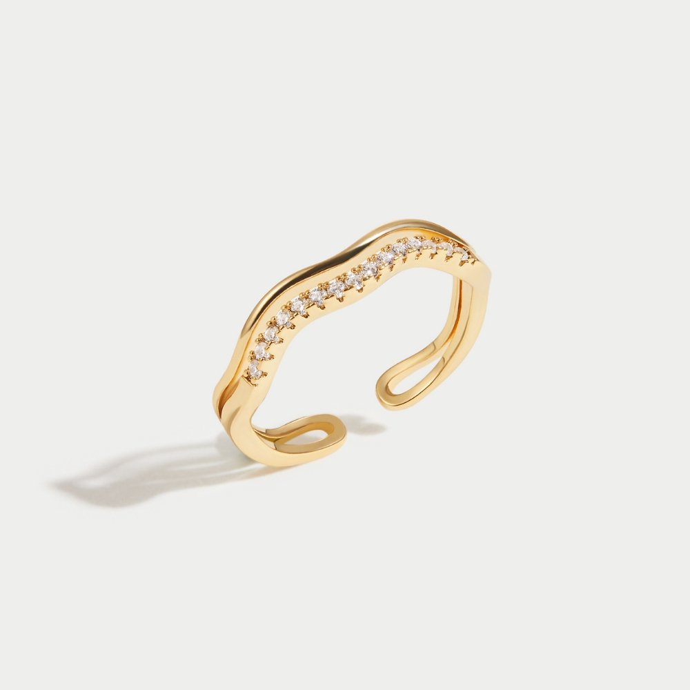 Lager-på-lager Juni-ring med guld och kristall